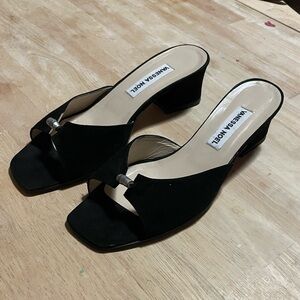 Vanessa Noel velvet pumps